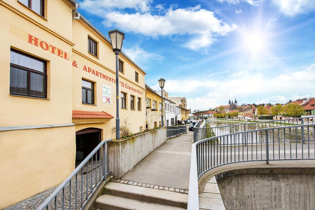 Hotel&Apartments U Černého orla Třebíč Exterior foto